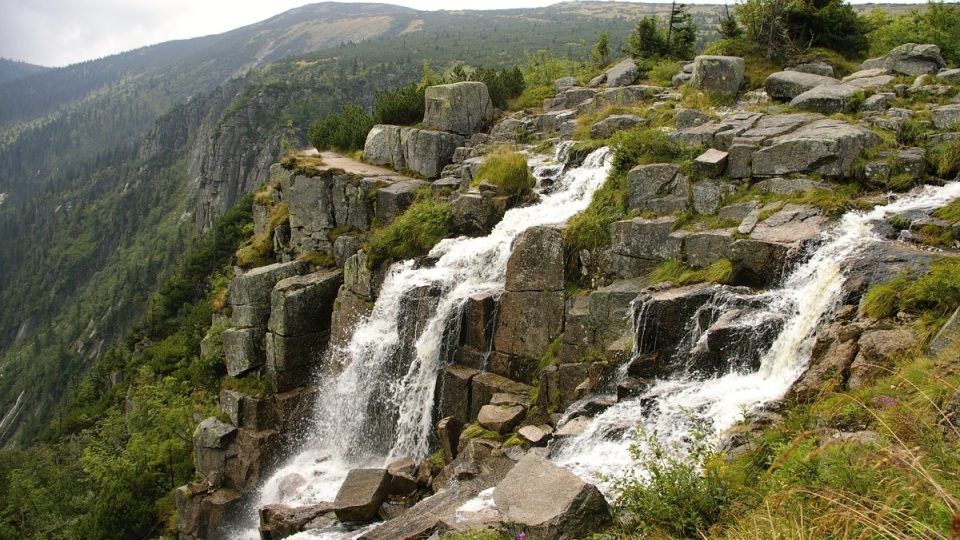 Nejvyšší vodopád v ČR vytéká z Pančavské louky