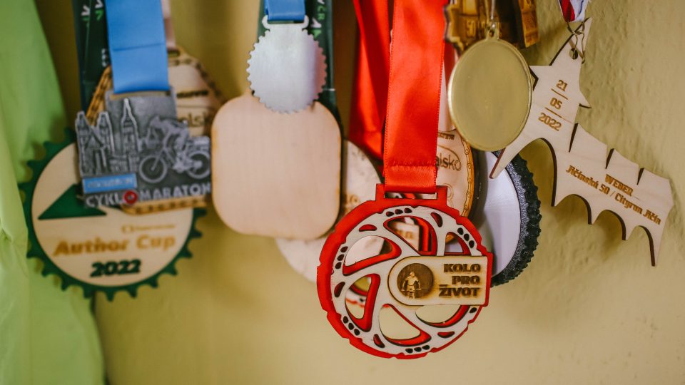 Medaile z Vladimírových závodů na kole