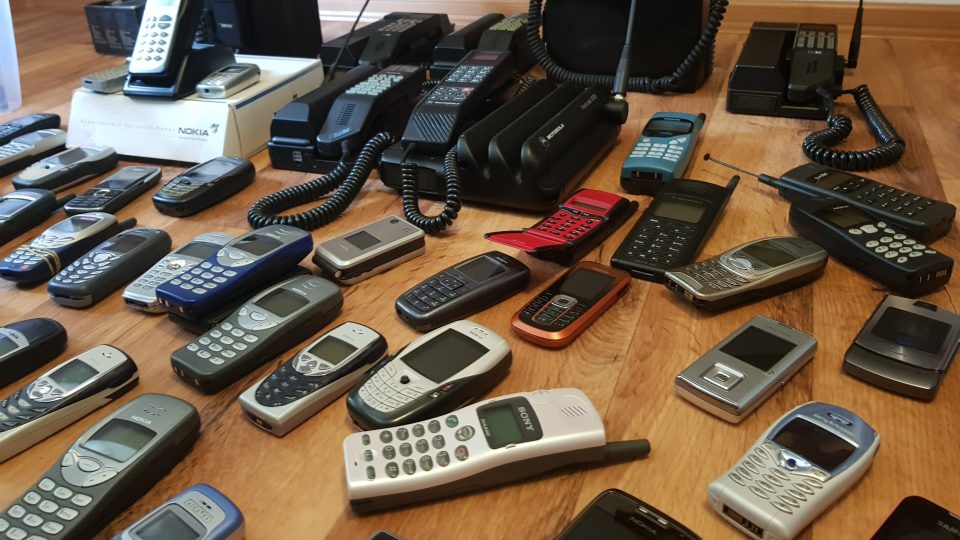 Sbírka mobilních telefonů Zdeňka Lukavce