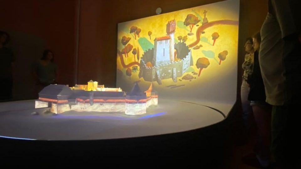 Součástí prohlídkové trasy je i model zámku