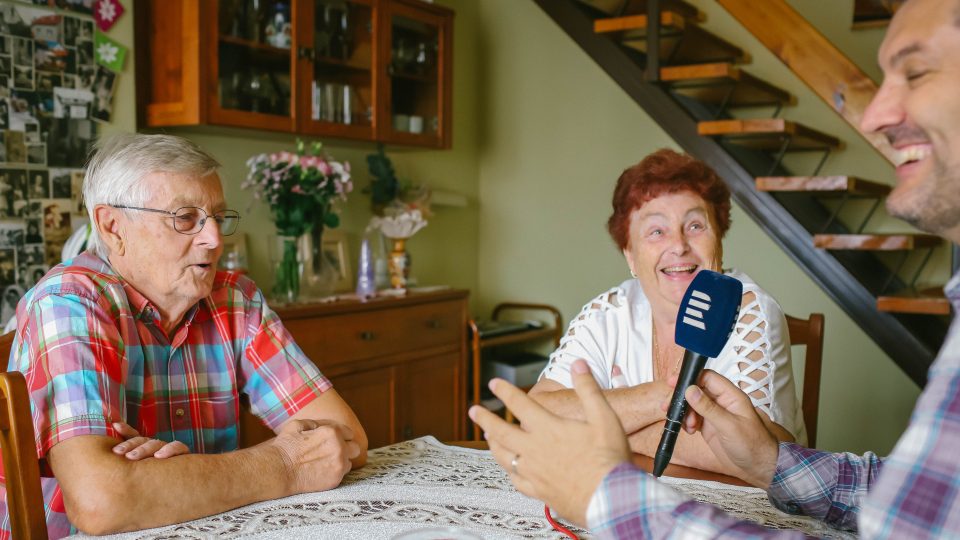 Manželé Bělohlávkovi během rozhovoru s Patrikem Rozehnalem