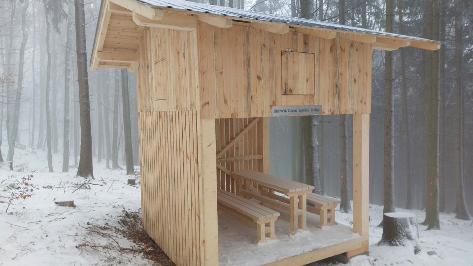 Nová útulna stojí na trase Via Czechia, která propojuje východ a západ republiky | foto: Irena Šarounová, Český rozhlas Nová útulna stojí na trase Via Czechia, která propojuje východ a západ republiky