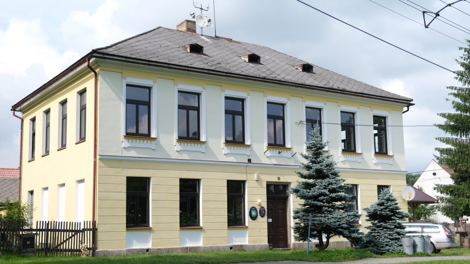 Stará škola, Kadov