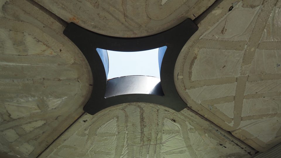 Betonová budova vytištěná 3D tiskárnou ve Žďáře nad Sázavou