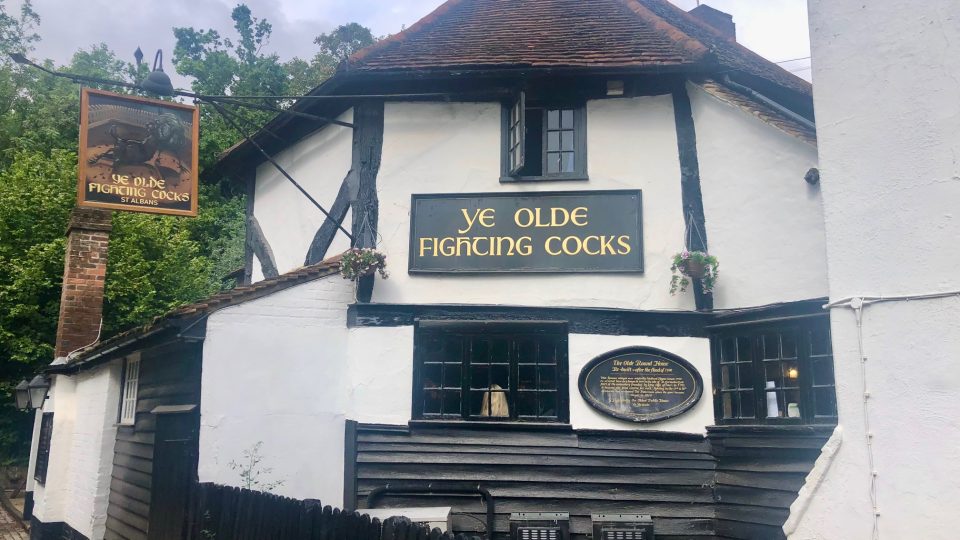 St. Albans v Anglii - Pub Ye Olde Fighting Cocks - prý od roku 793