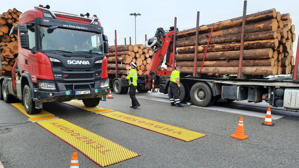 Vážení kamionů se dřevem, Vysočina