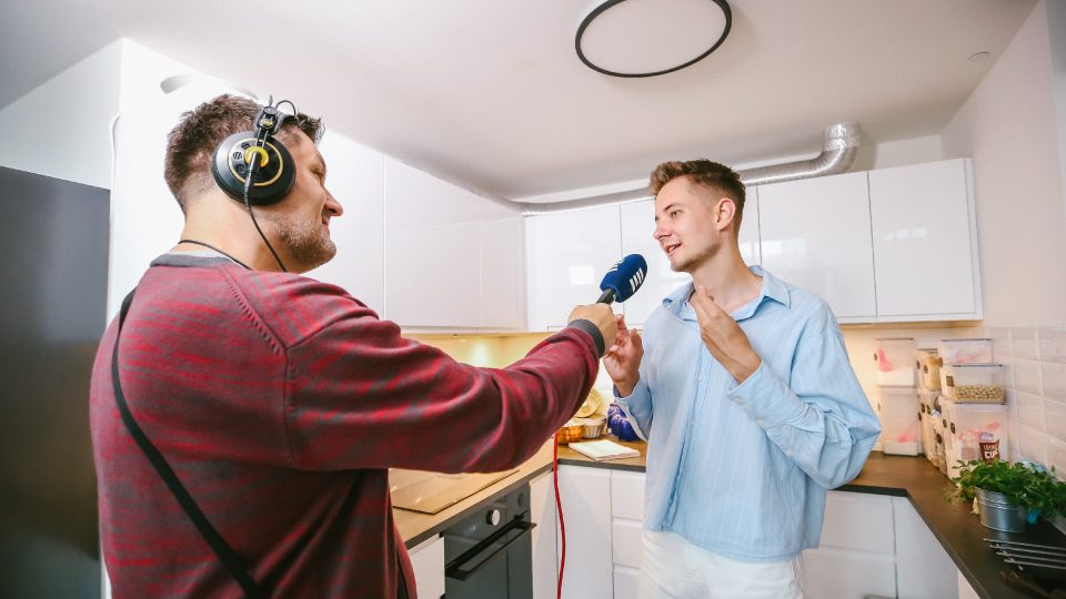 Moderátor Patrik Rozehnal a cukrář Vojta Vrtiška | foto: Jana Volková Moderátor Patrik Rozehnal a cukrář Vojta Vrtiška