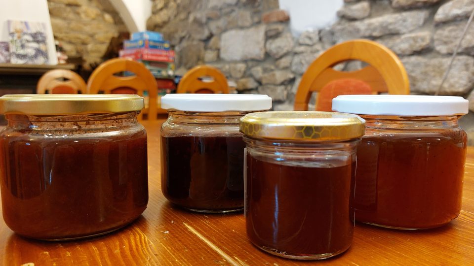 Na statku nedaleko Telče na Jihlavsku vyrábějí džemy jablečné, třešňové, hruškové i švestkové