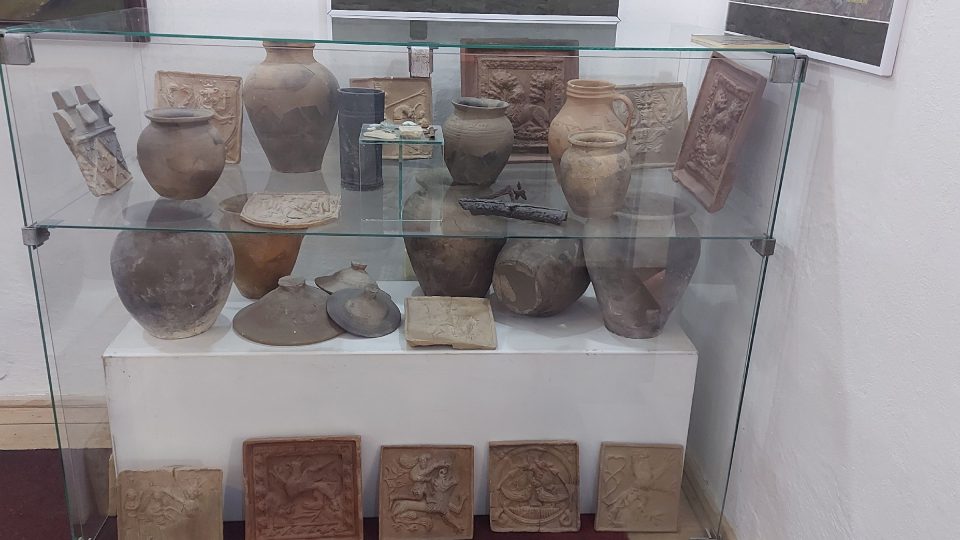 Archeologické nálezy vystavené v Památníku Joachima Barranda ve Skryjích