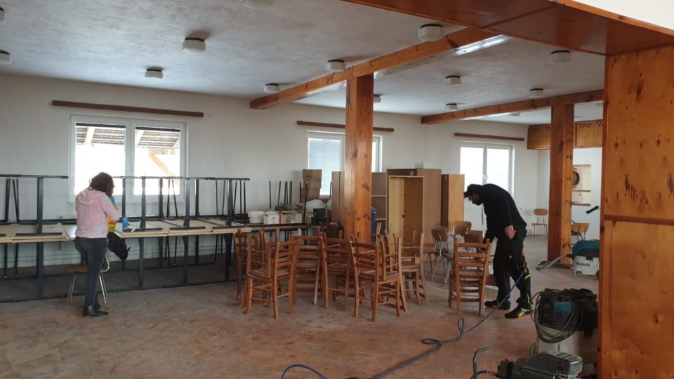 Střížov, Jihlavsko, úklid kulturního domu