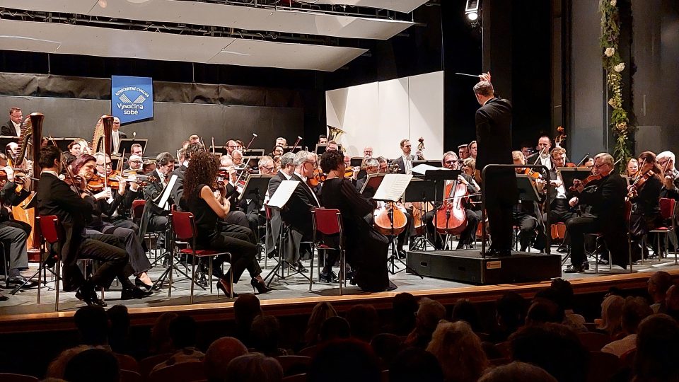 Symfonický orchestr hlavního města Prahy FOK s dirigentem Markem Prášilem | foto: Irena Šarounová, Český rozhlas Symfonický orchestr hlavního města Prahy FOK s dirigentem Markem Prášilem