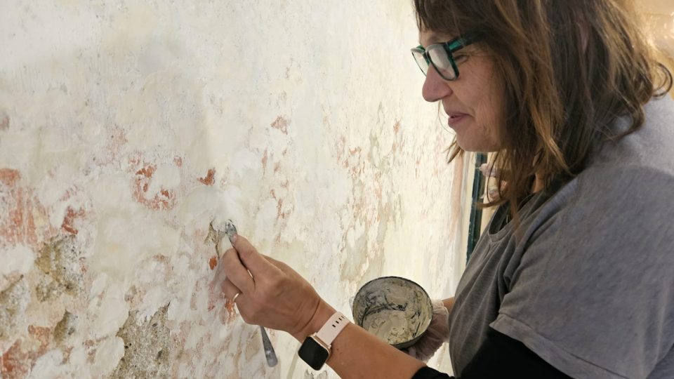 Rekonstrukce průjezdu zámku v Moravských Budějovicích | foto: Veronika Bartes Vohralíková, Český rozhlas Rekonstrukce průjezdu zámku v Moravských Budějovicích