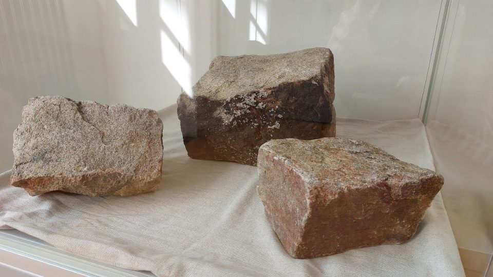 Archeologické nálezy, zbytky hypocausta, tedy starověkého způsobu vytápění