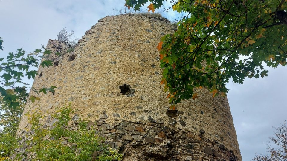 Obranná věž hradu Týřov