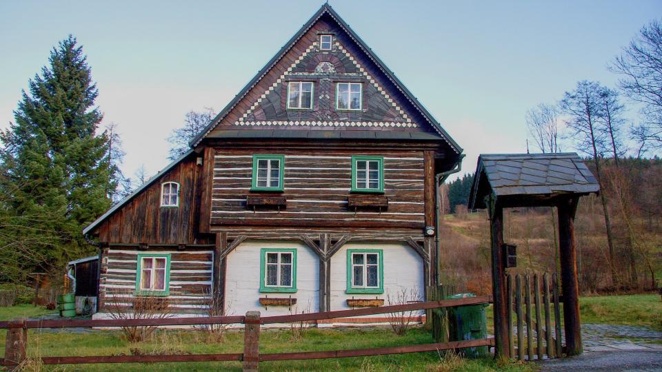 Roubené stavení | foto: Jaroslav Hoření, Český rozhlas Roubené stavení