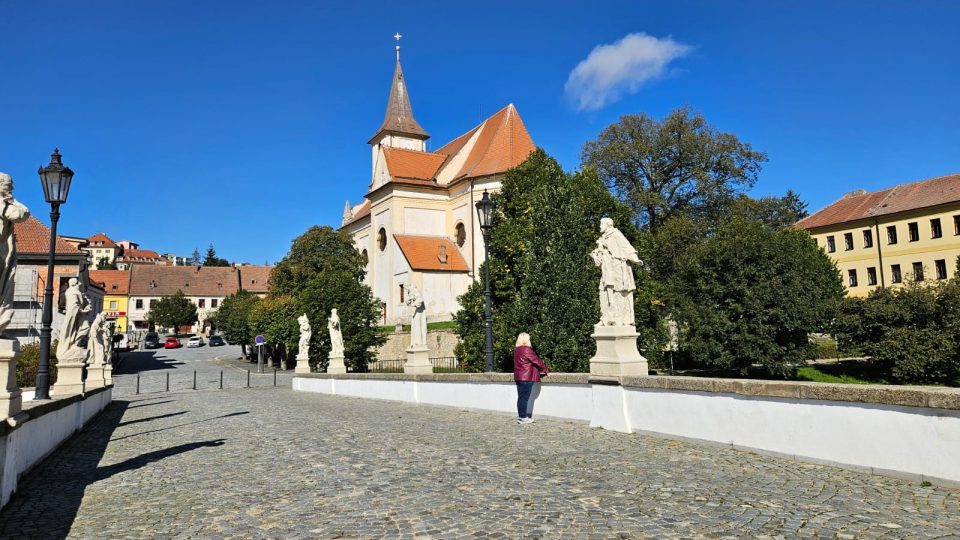 Místní v Náměšti nad Oslavou baroknímu mostu přezdívají "náš malý Karlův most"