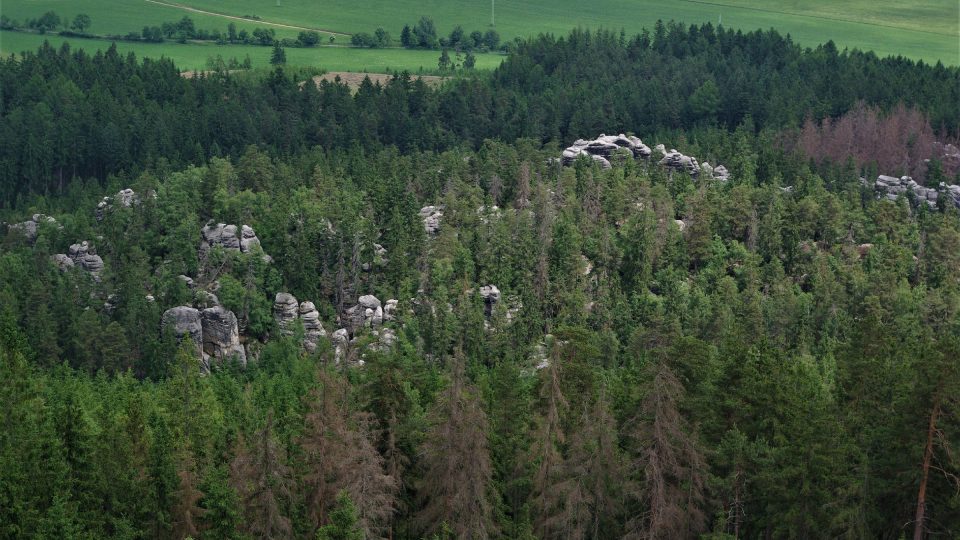 Pohled z vrcholu Ostaše do Kočičích skal
