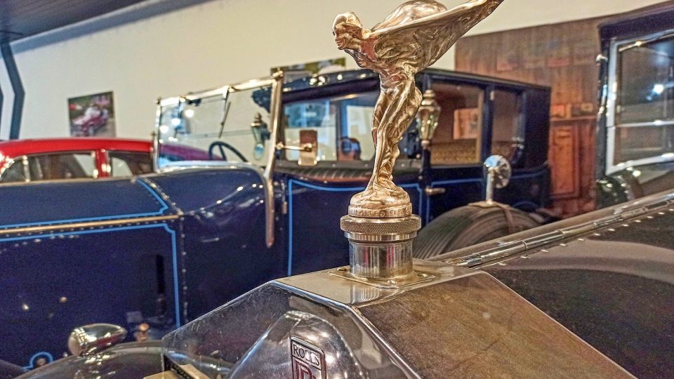 Klasická soška Spirit of Ectasy | foto: Jaroslav Hoření, Český rozhlas Klasická soška Spirit of Ectasy