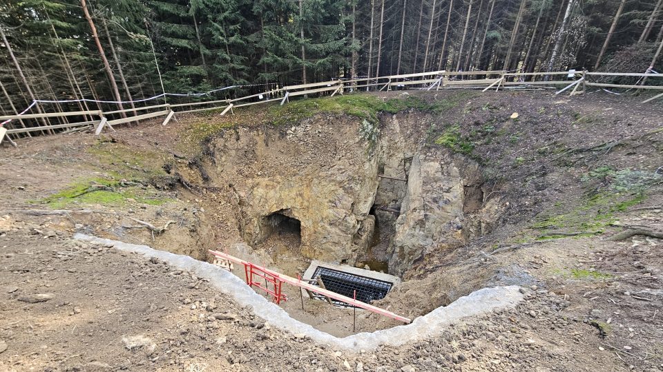 Šachta, která je nyní ohrazená, by měla být v budoucnu zpřístupněna veřejnosti