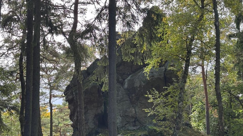 Tajemná skála připomíná trolla