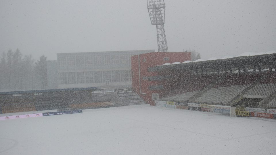 Stadion FC Vysočina Jihlava pod sněhem