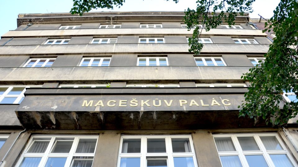 Šestipatrový Maceškův palác