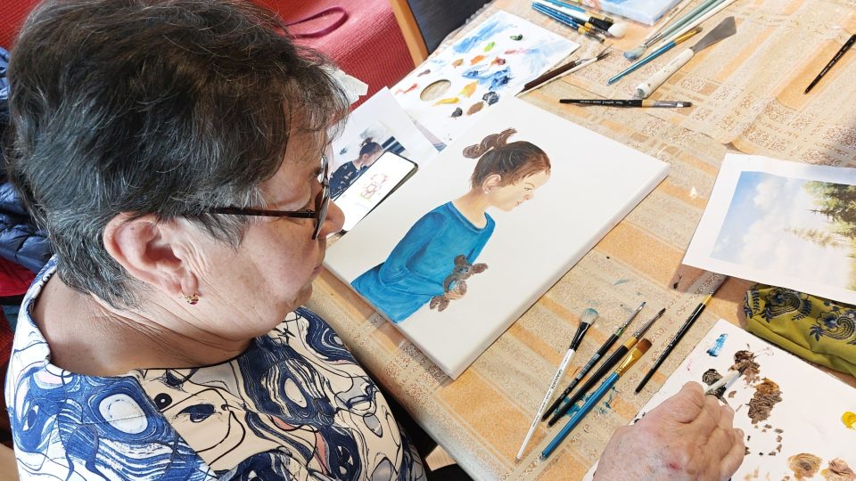 Seniorky z Polné na Jihlavsku se rozhodly, že se naučí malovat