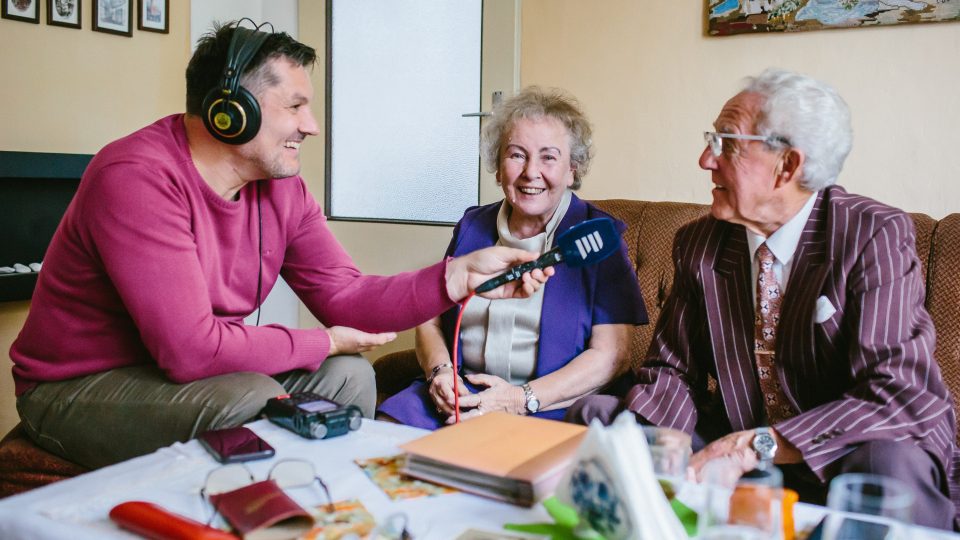 Hana a Karel Prokešovi při rozhovoru