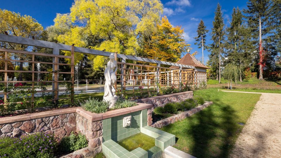 Kumpánova zahrada ve Slaném je místem, kde na návštěvníky dýchne atmosféra první republiky.jpg | foto: Český rozhlas Kumpánova zahrada ve Slaném je místem, kde na návštěvníky dýchne atmosféra první republiky.jpg