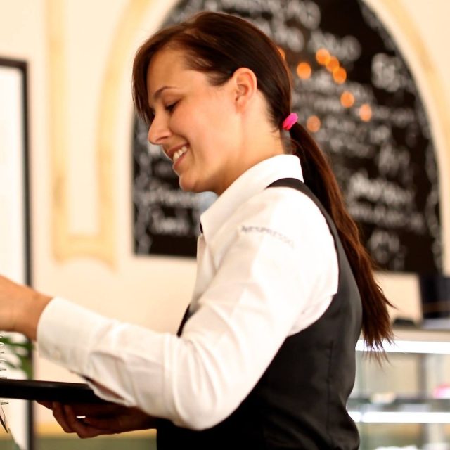 Servírka,  ilustrační foto | foto: Fotobanka Pixabay