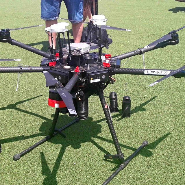 Cílem je zdokonalovat elektroniku a celý senzor zmenšovat tak,  aby se jich na dron vešlo ne devět,  ale rovnou osmnáct | foto: Jan Markup,  Český rozhlas Plzeň