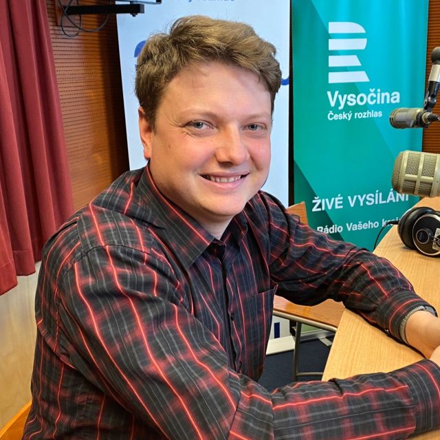 Pavel Salák je sbormistrem Smíšeného sboru Melodie,  který letos slaví 25 let | foto: Hela Dvořáková,  Český rozhlas
