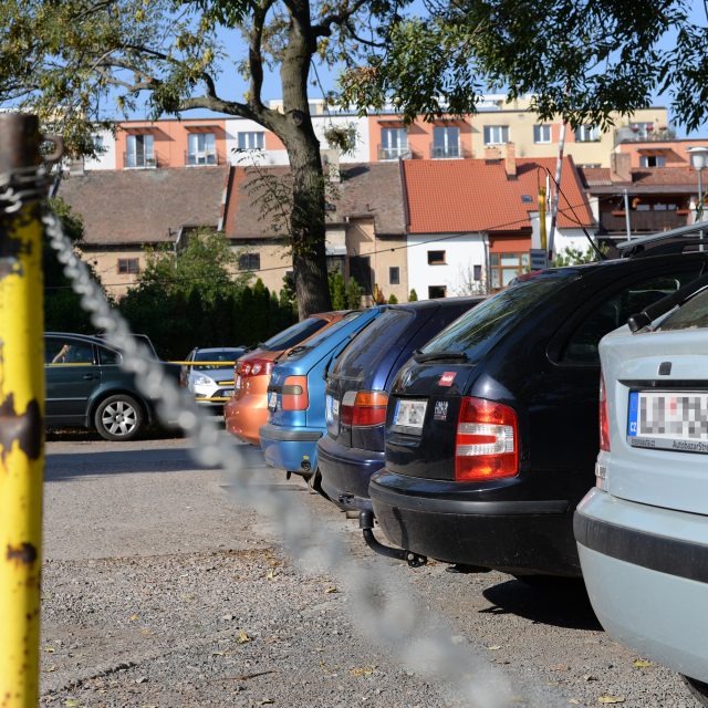 Parkoviště,  ilustrační foto | foto: Jan Ptáček,  Český rozhlas Pardubice