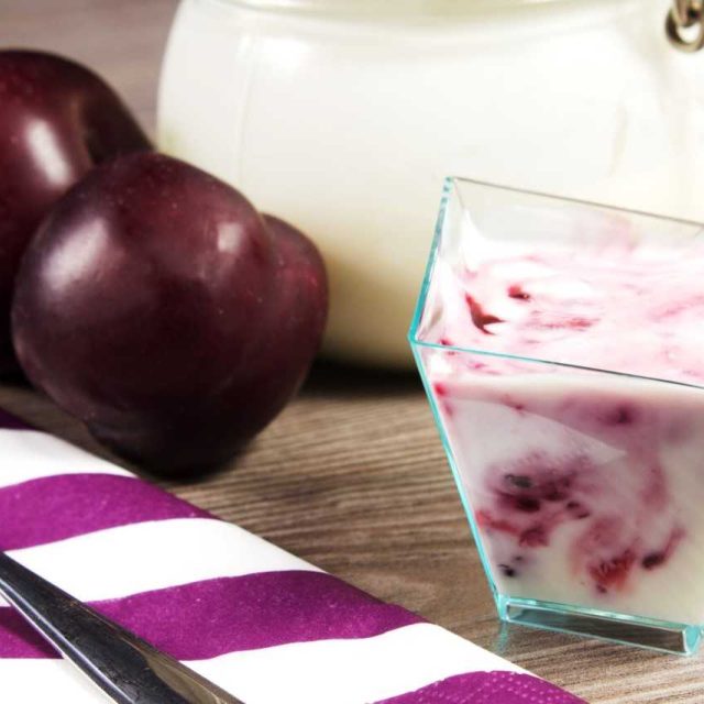 Zdravá snídaně se švestkami | foto: Shutterstock