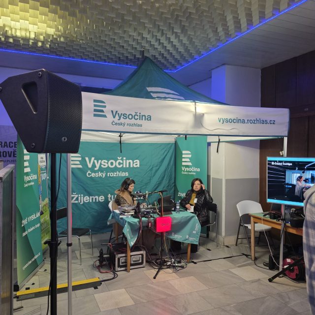 Stánek Českého rozhlasu Vysočina na Podzimním knižním veletrhu v Havlíčkově Brodě | foto: Vít Hrdlička,  Český rozhlas