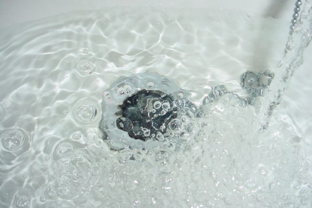 Voda v umyvadle | foto: Fotobanka stock.xchng