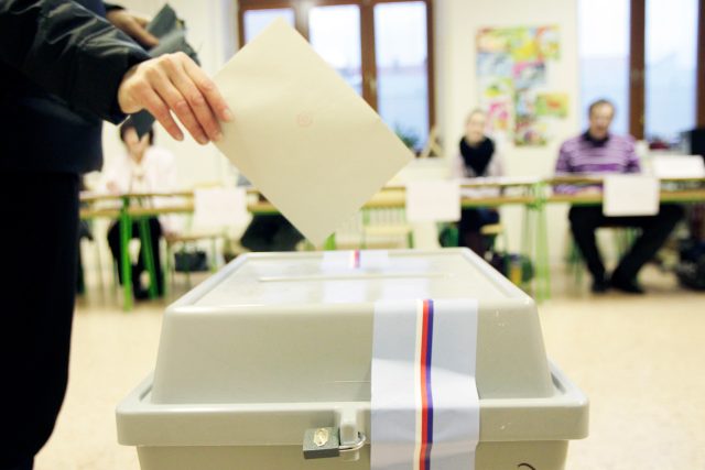 Volby,  volební urna,  ilustrační foto | foto: Fotobanka Profimedia