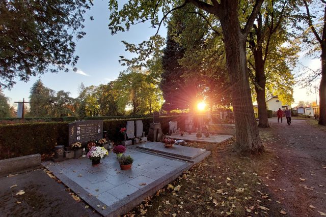 Hřbitovy se zřejmě už o víkendu zaplní lidmi,  kteří si budou chtít připomenout Památku zesnulých | foto: Lucie Suchánková Hochmanová,  Český rozhlas