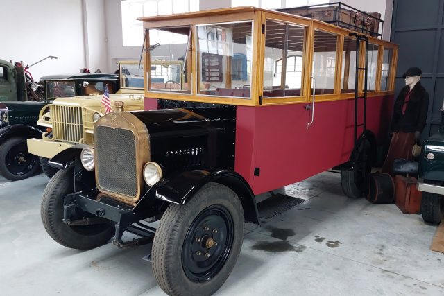 V telčském Muzeu techniky stojí sto let starý autobus | foto: Irena Šarounová,  Český rozhlas