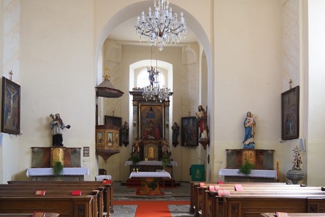 Kostel ve Větrném Jeníkově je ze 14. století | foto: Dáša Kubíková,  Český rozhlas