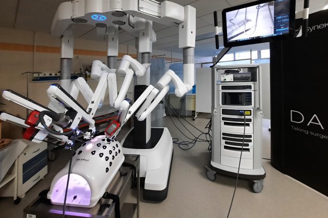 Nový přístroj na robotické operace v jihlavské nemocnici | foto: Patrik Salát,  Český rozhlas