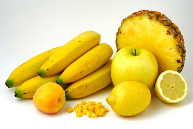 Banány s ovocem,  ilustrační foto | foto: Fotobanka Profimedia