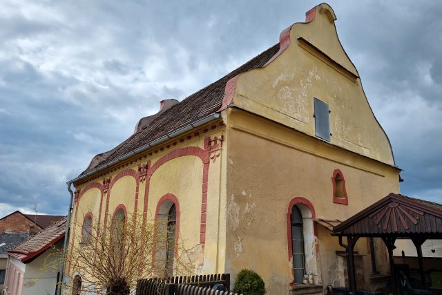 Bývalou synagogu v Batelově si zahrádkáři pořídili,  aby měli kde moštovat | foto: Daniel Zach,  Český rozhlas