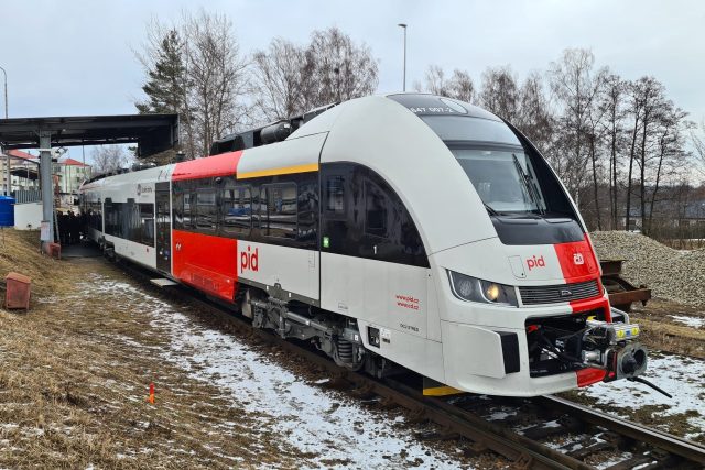 Nové vlaky Regio Fox budou jezdit na regionálních tratích | foto: František Jirků,  Český rozhlas