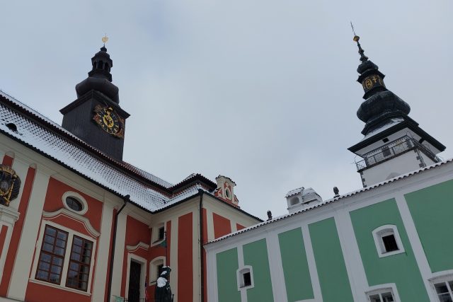 Pelhřimovský orloj na zámecké věži hlídají Herkules a Saturn | foto: Irena Šarounová,  Český rozhlas