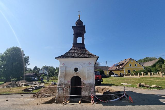 Kaple v Křídlech na svém původním místě | foto: Daniel Zach,  Český rozhlas