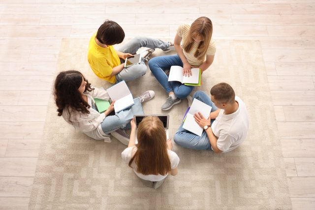 Společné učení studentů | foto: Shutterstock