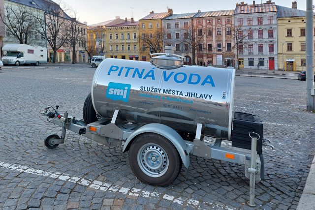 Ve městě jsou umístěné cisterny s pitnou vodou | foto: Lucie Suchánková Hochmanová,  Český rozhlas