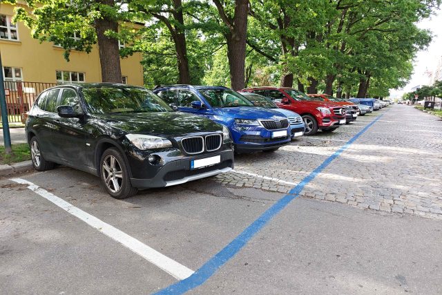 Stále víc měst na Vysočině omezuje bezplatné parkování v centrech | foto: Lucie Suchánková Hochmanová,  Český rozhlas