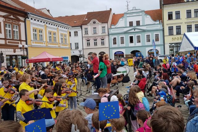 Pelhřimov,  děti zpívají Ódu na radost | foto: Irena Šarounová,  Český rozhlas Vysočina